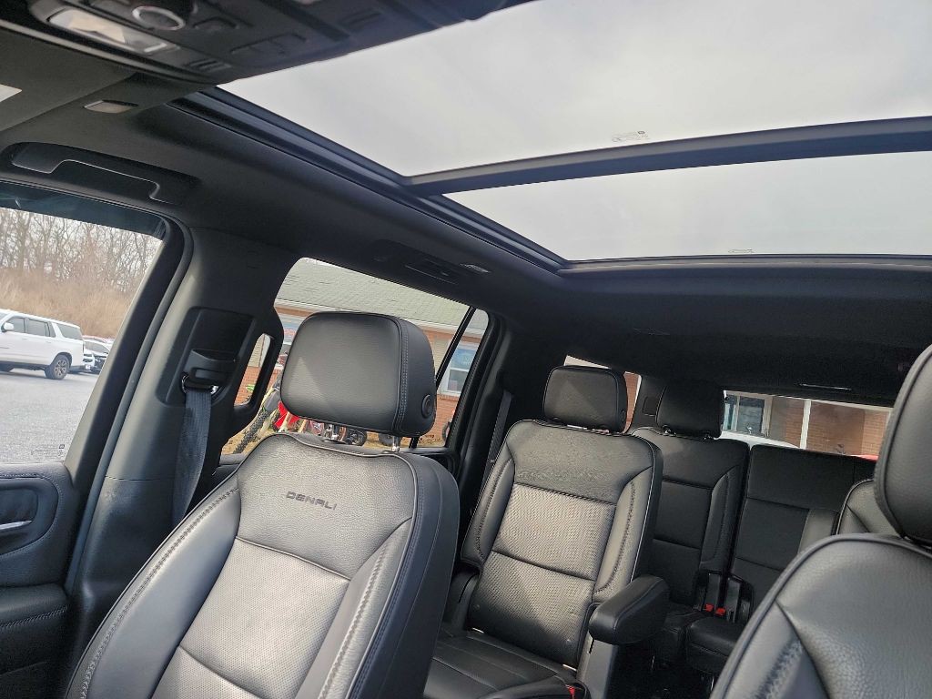 2021 GMC Yukon Image 12