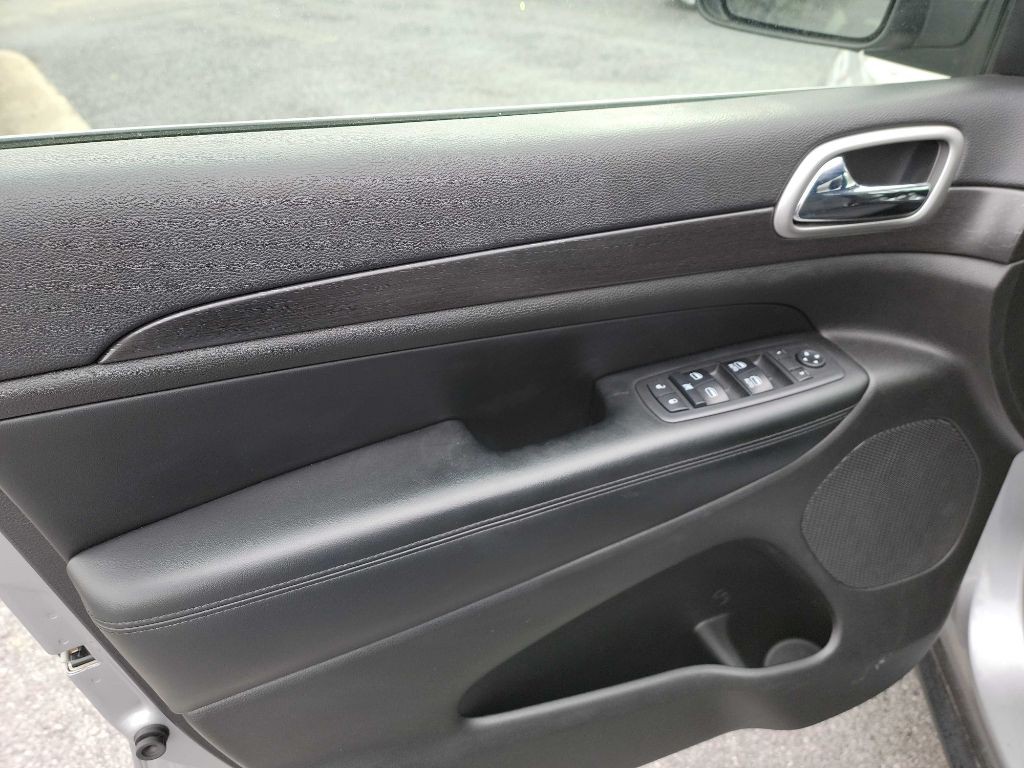 2018 Jeep Grand Cherokee Image 8