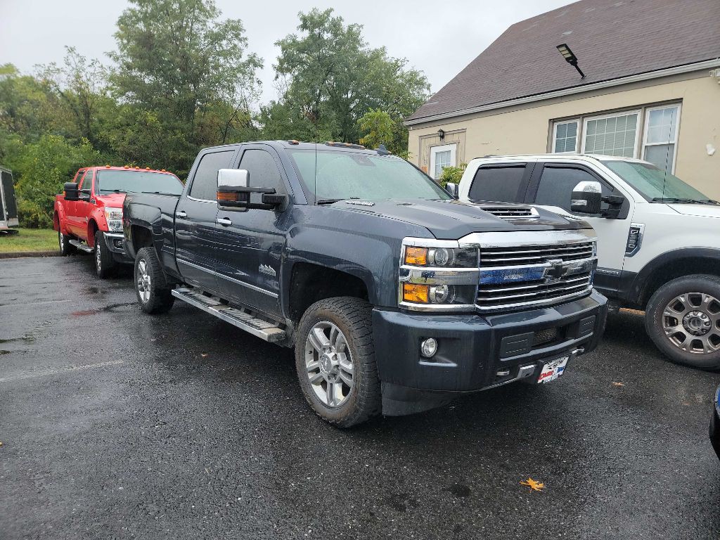 2017 Chevrolet Silverado 1500 Image 1