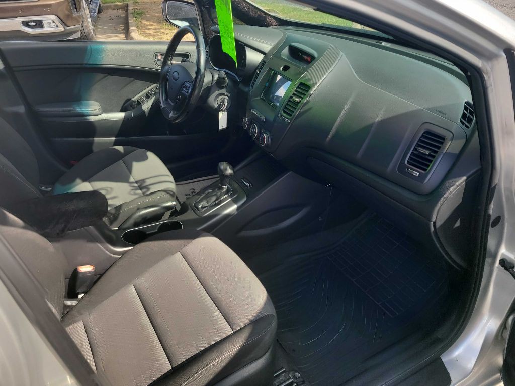 2015 Kia Forte Image 17