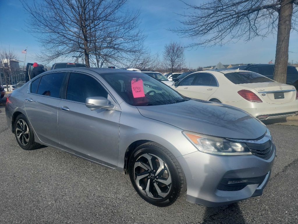 2017 Honda Accord Image 1