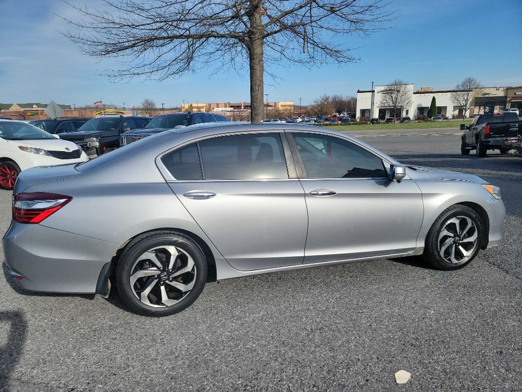 2017 Honda Accord Image 8