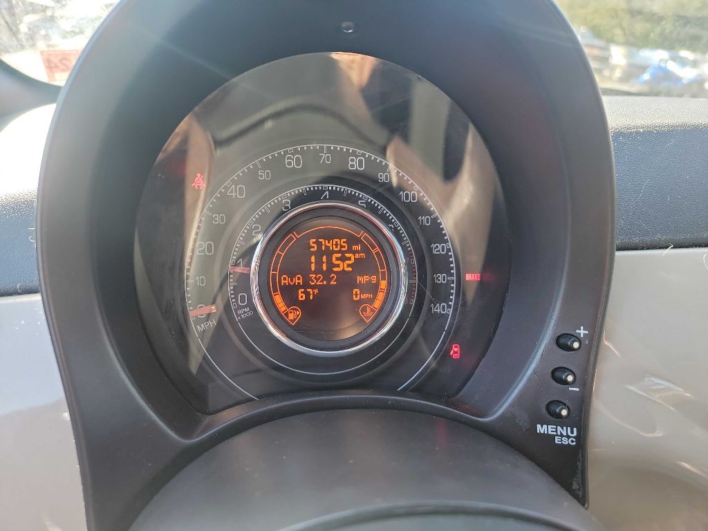 2012 FIAT 500 Image 11