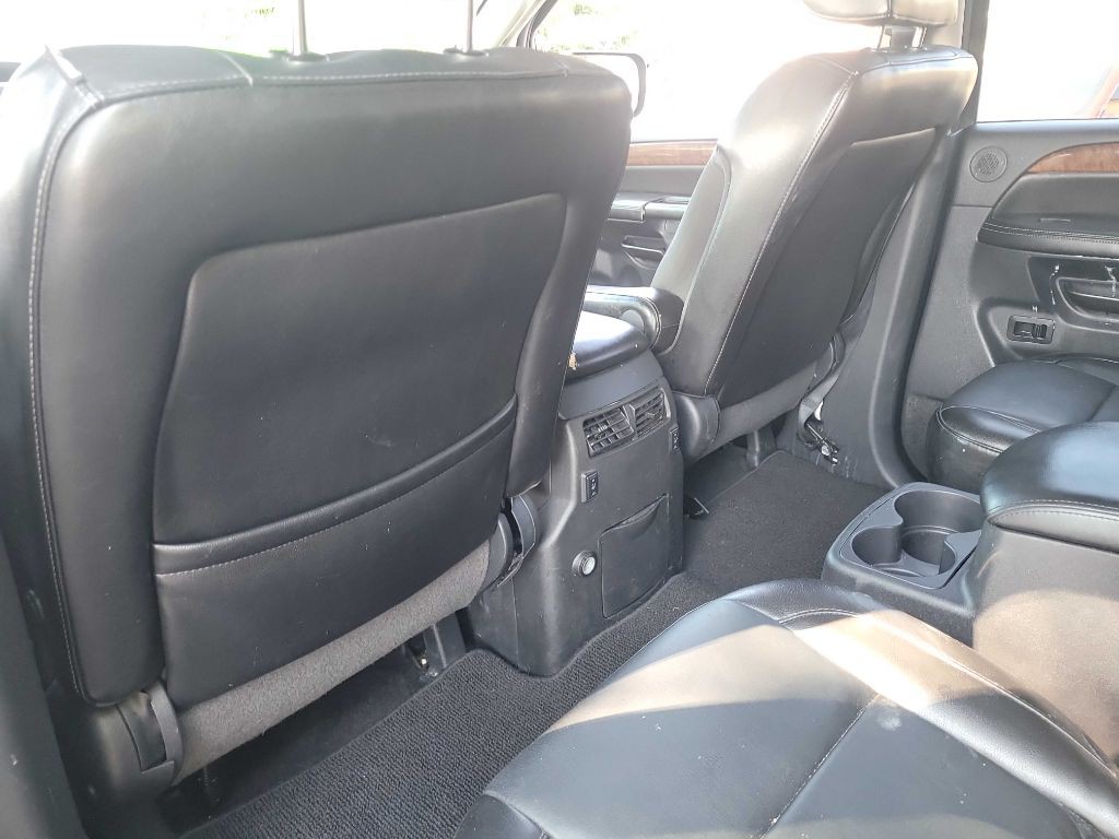 2013 Nissan Armada Image 18