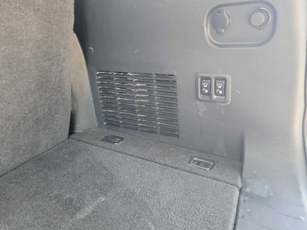 2013 Nissan Armada Image 32