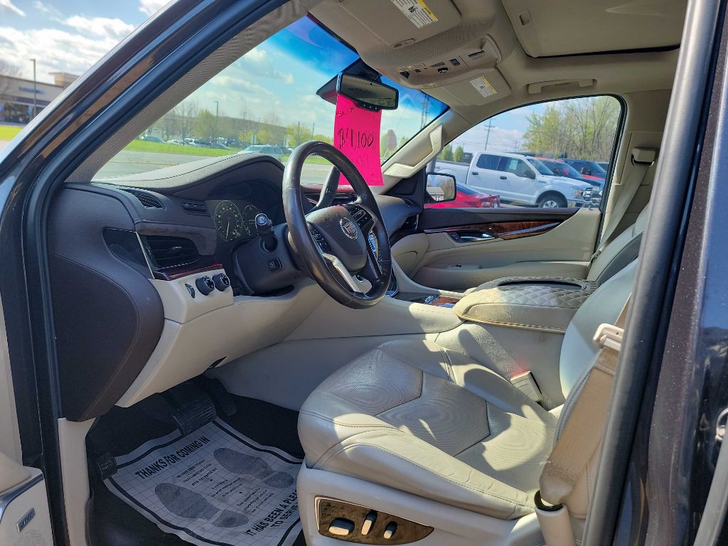 2015 Cadillac Escalade Image 9