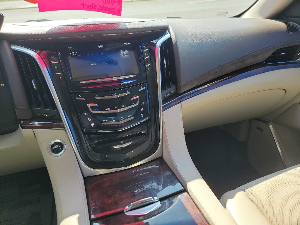 2015 Cadillac Escalade Image 11
