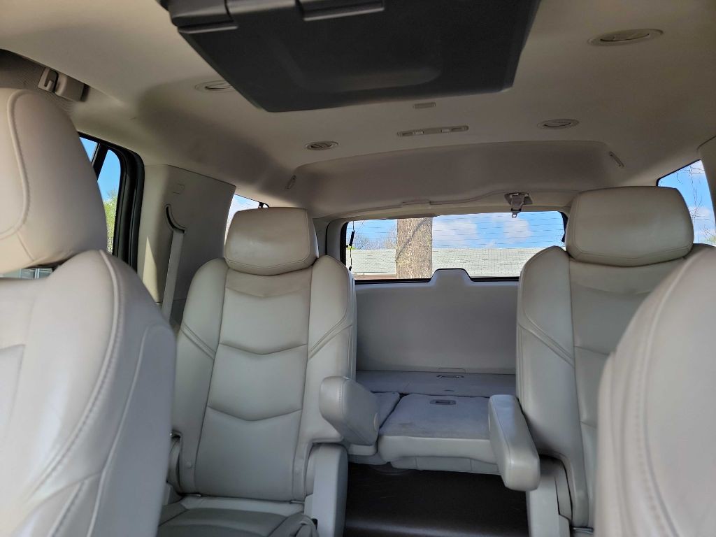 2015 Cadillac Escalade Image 12