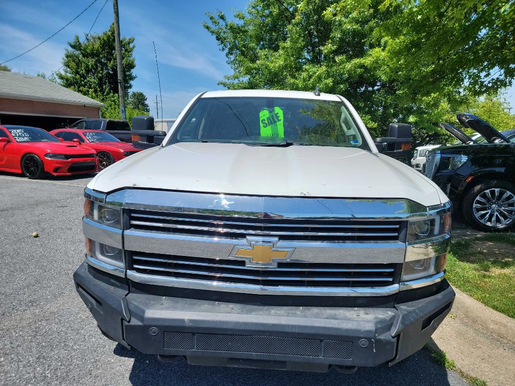 2015 Chevrolet Silverado 1500 Image 2