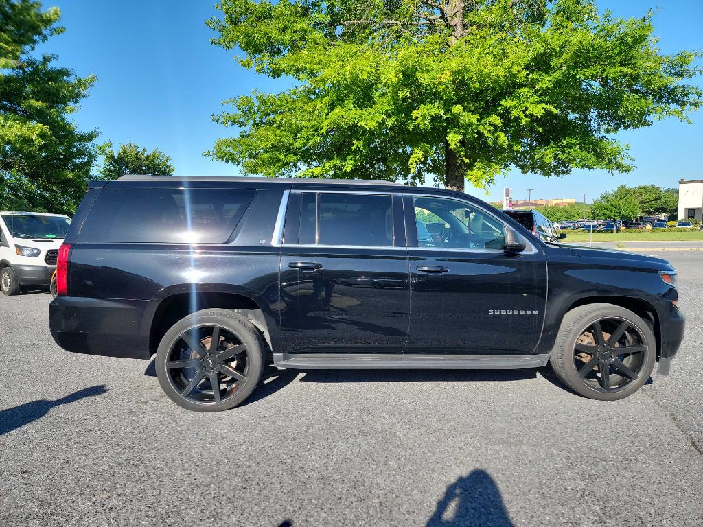 2019 Chevrolet Suburban Image 8
