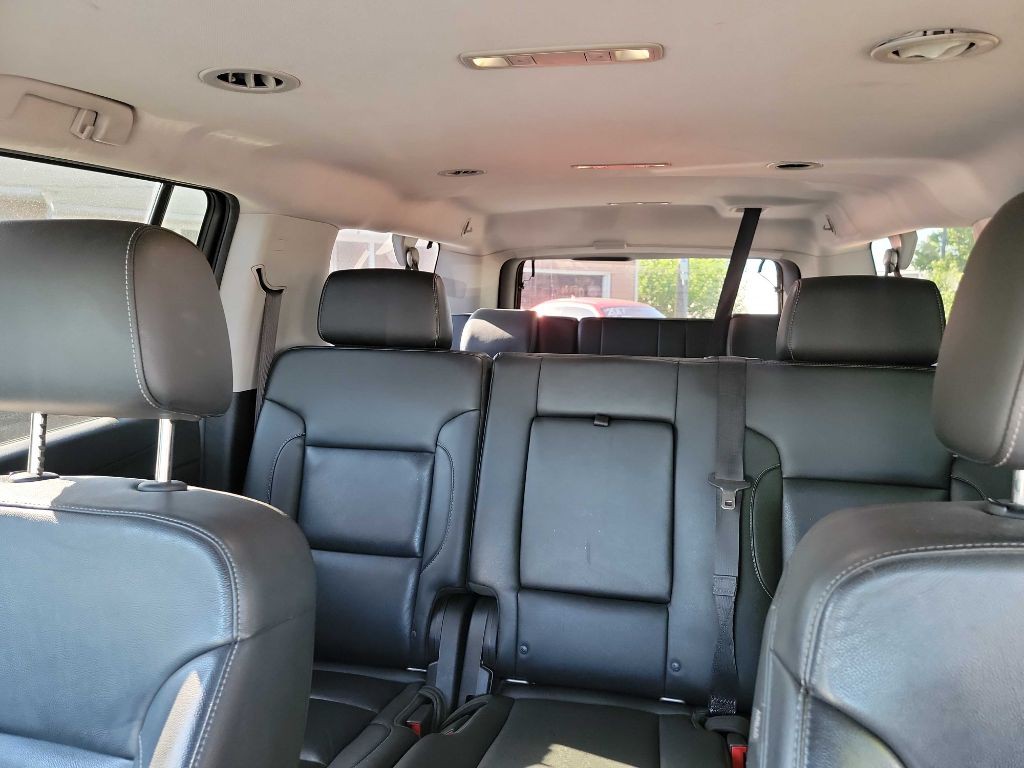2019 Chevrolet Suburban Image 12