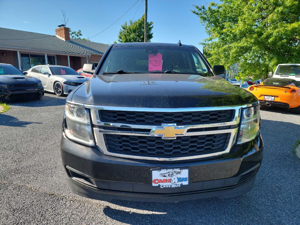 2019 Chevrolet Suburban Image 2