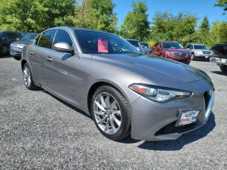 Image for 2017 Alfa Romeo Giulia BASE ID: 7572502
