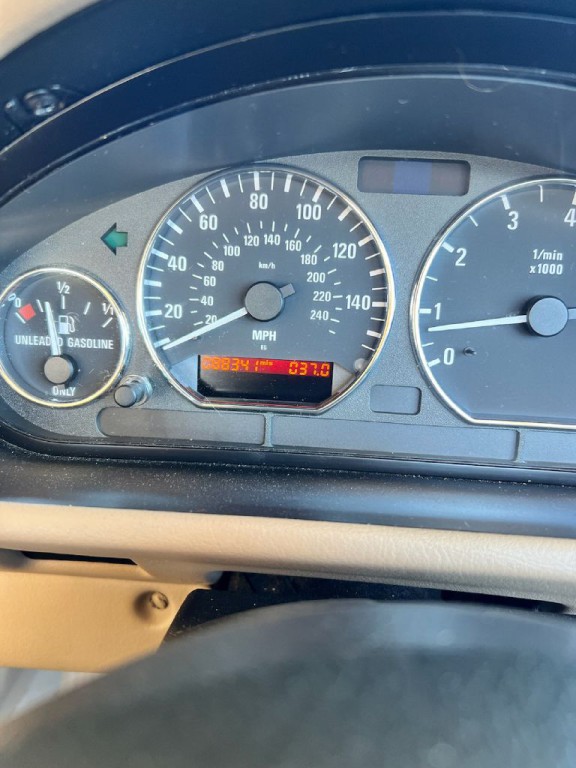 2001 BMW Z3 Image 7
