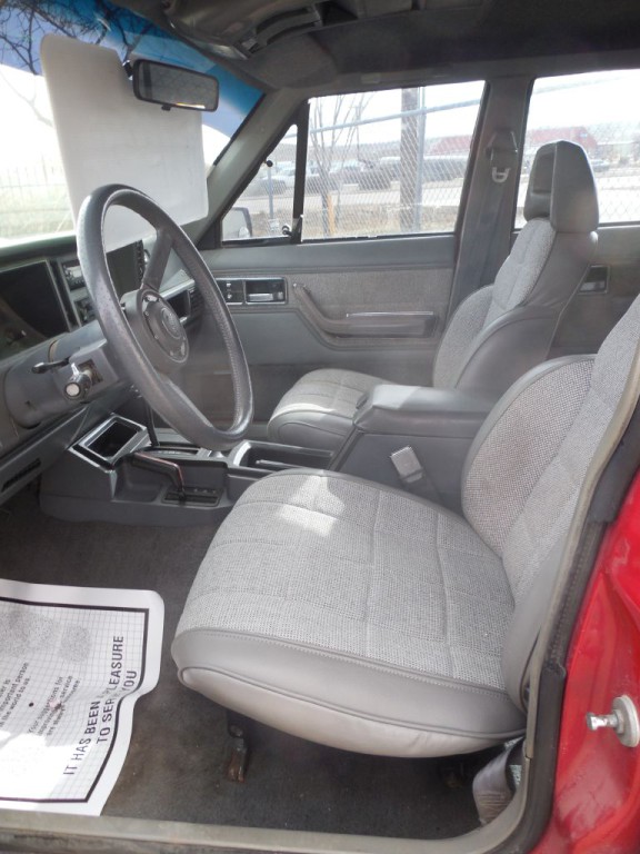 1990 Jeep Cherokee Image 6