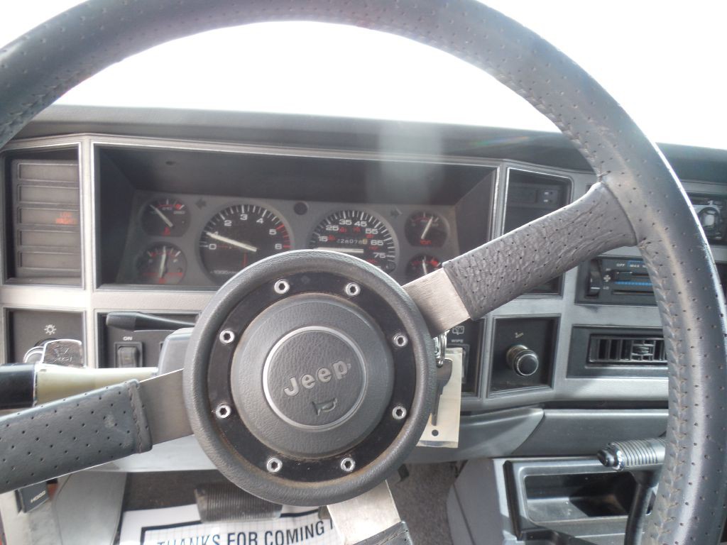 1990 Jeep Cherokee Image 8