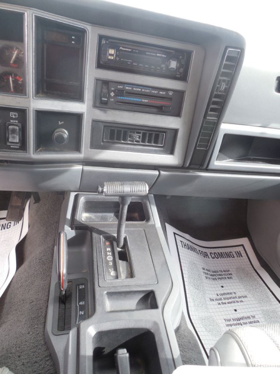 1990 Jeep Cherokee Image 10