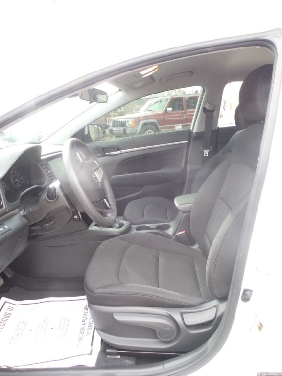 2020 Hyundai Elantra Image 5