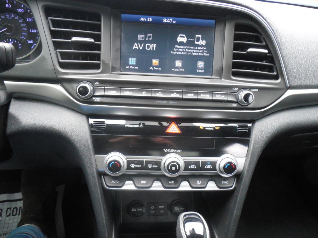 2020 Hyundai Elantra Image 8