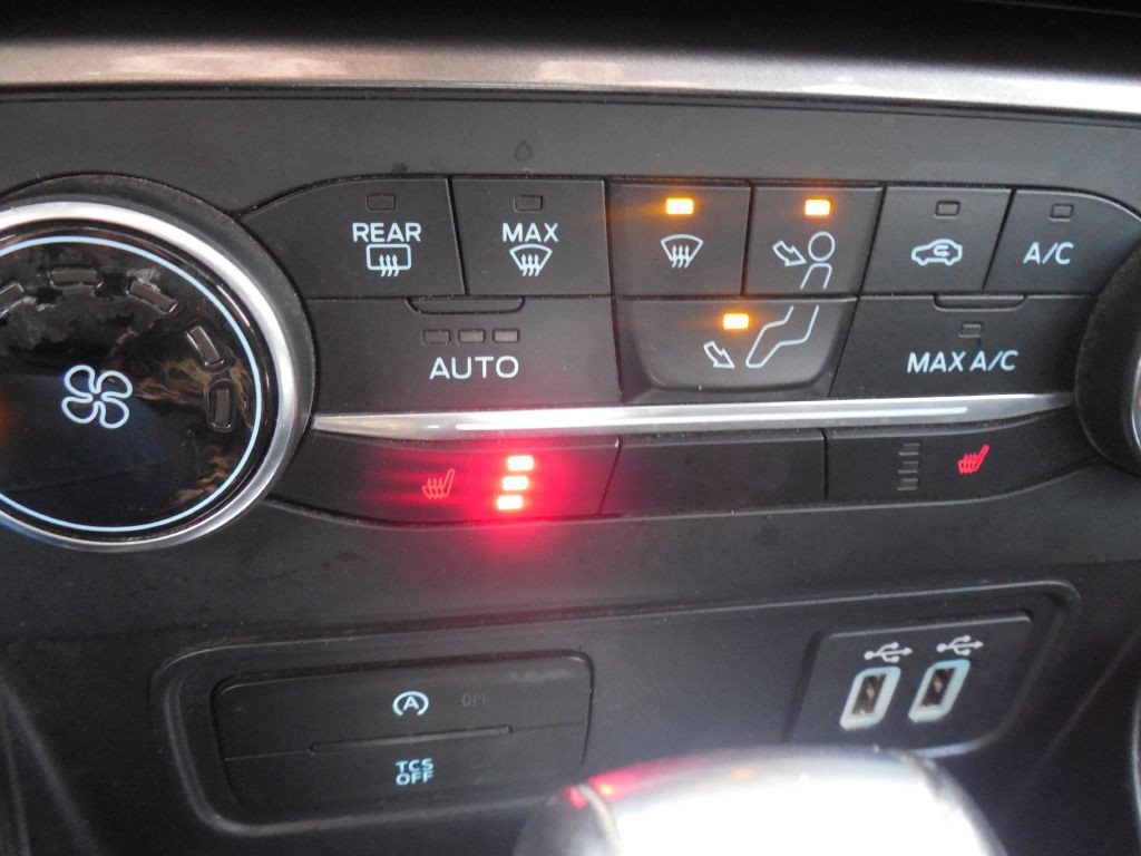 2018 Ford Econoline Image 9