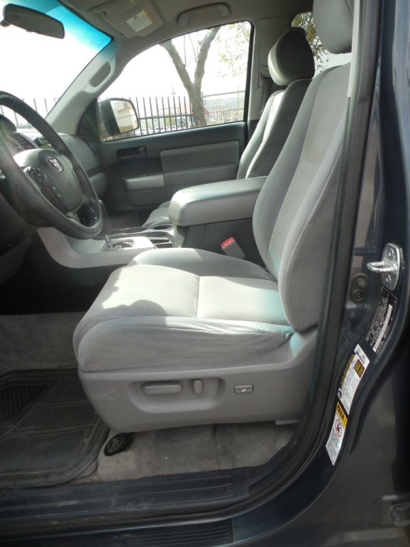 2008 Toyota Sequoia Image 5