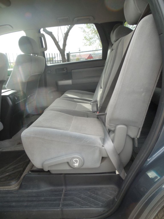 2008 Toyota Sequoia Image 6