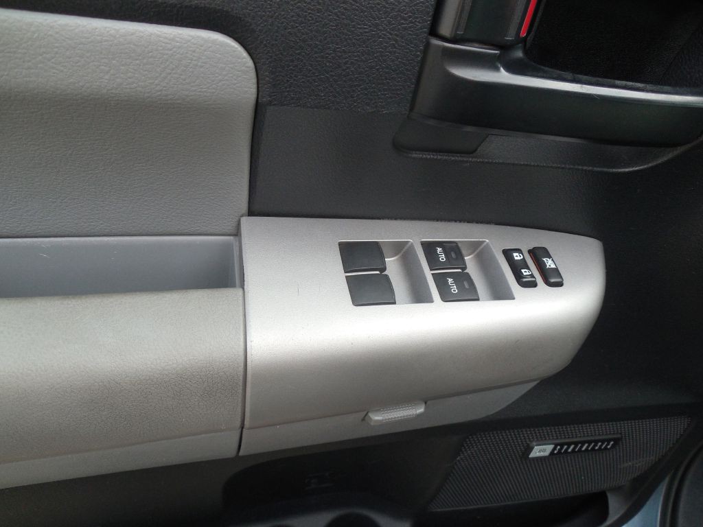 2008 Toyota Sequoia Image 7