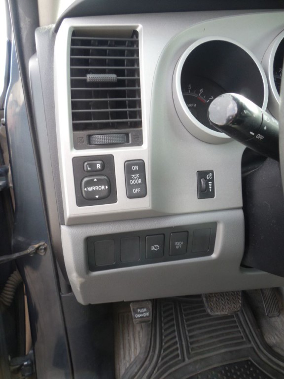 2008 Toyota Sequoia Image 8