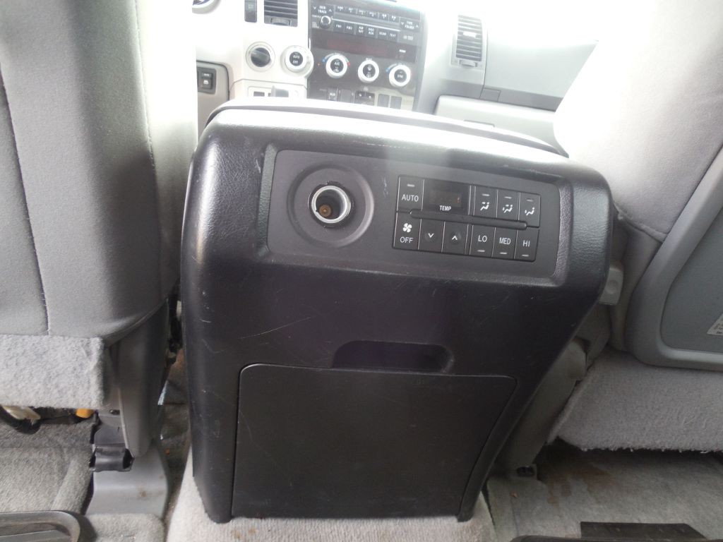 2008 Toyota Sequoia Image 12