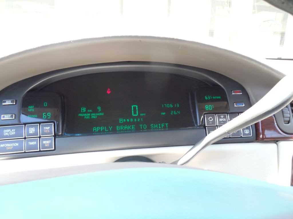 1999 Cadillac DeVille Image 12