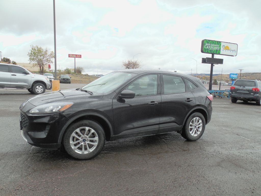 2021 Ford Escape Image 2
