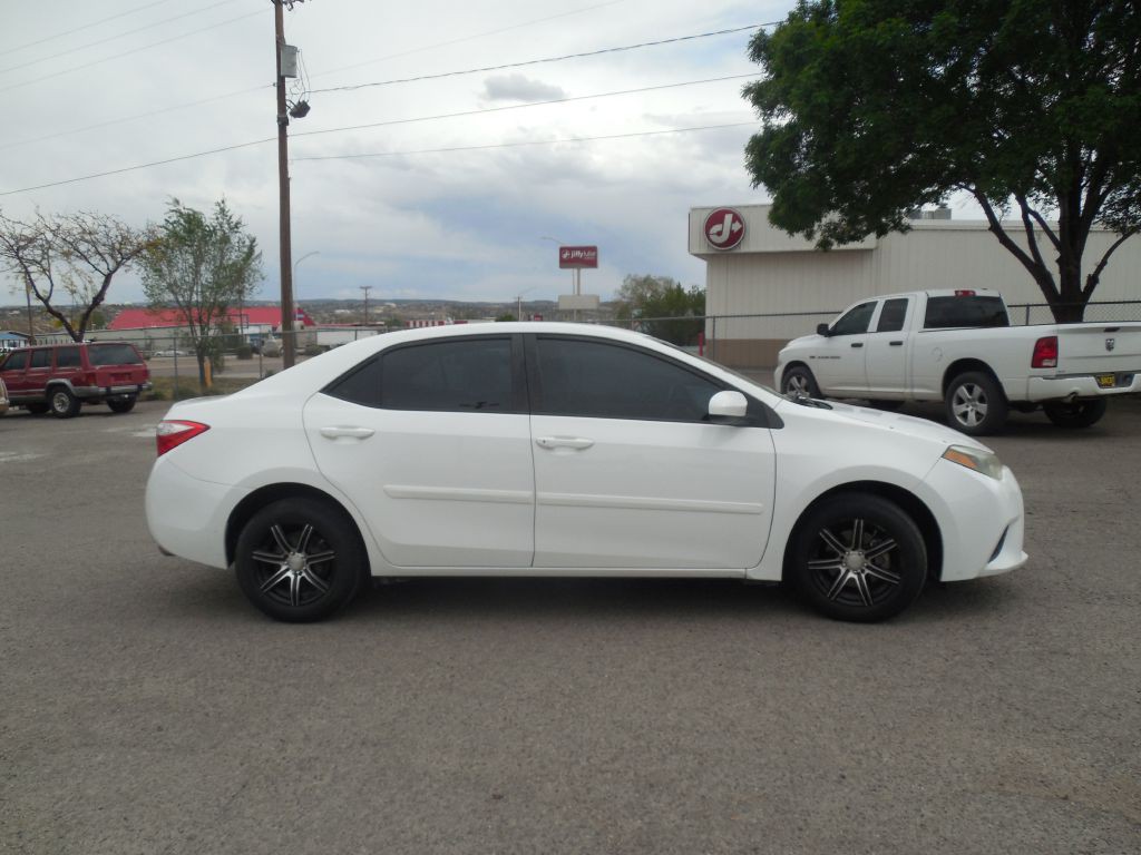 2015 Toyota Corolla Image 4