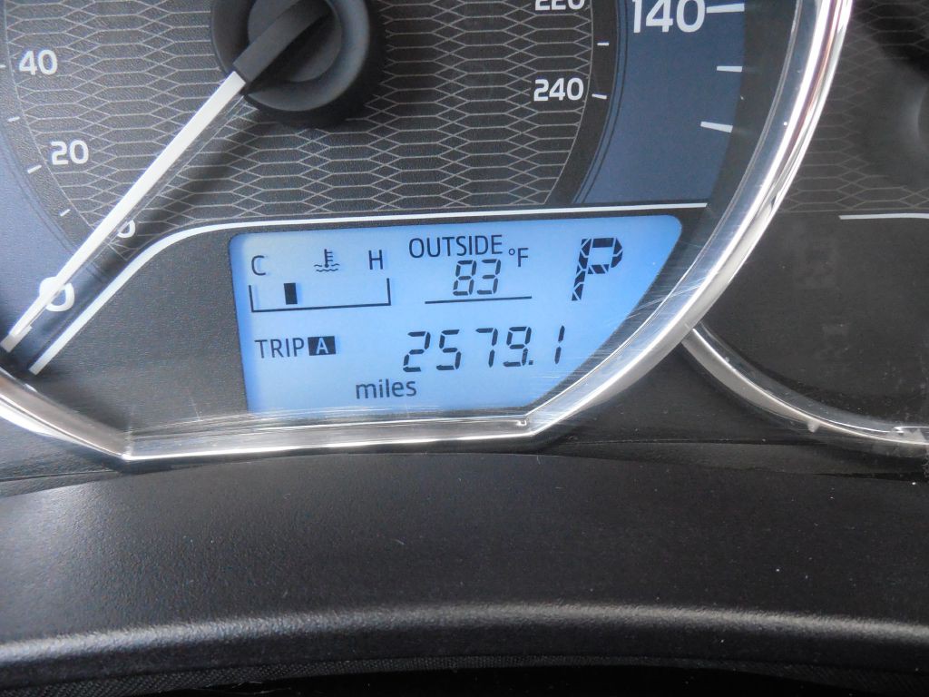 2015 Toyota Corolla Image 12