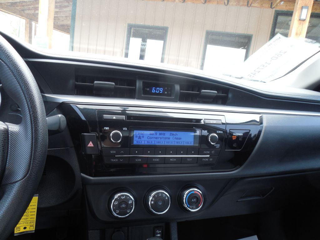 2015 Toyota Corolla Image 13