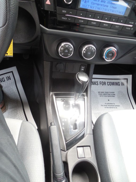 2015 Toyota Corolla Image 14