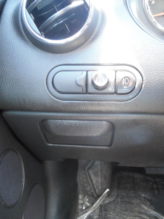 2009 Pontiac G6 Image 11