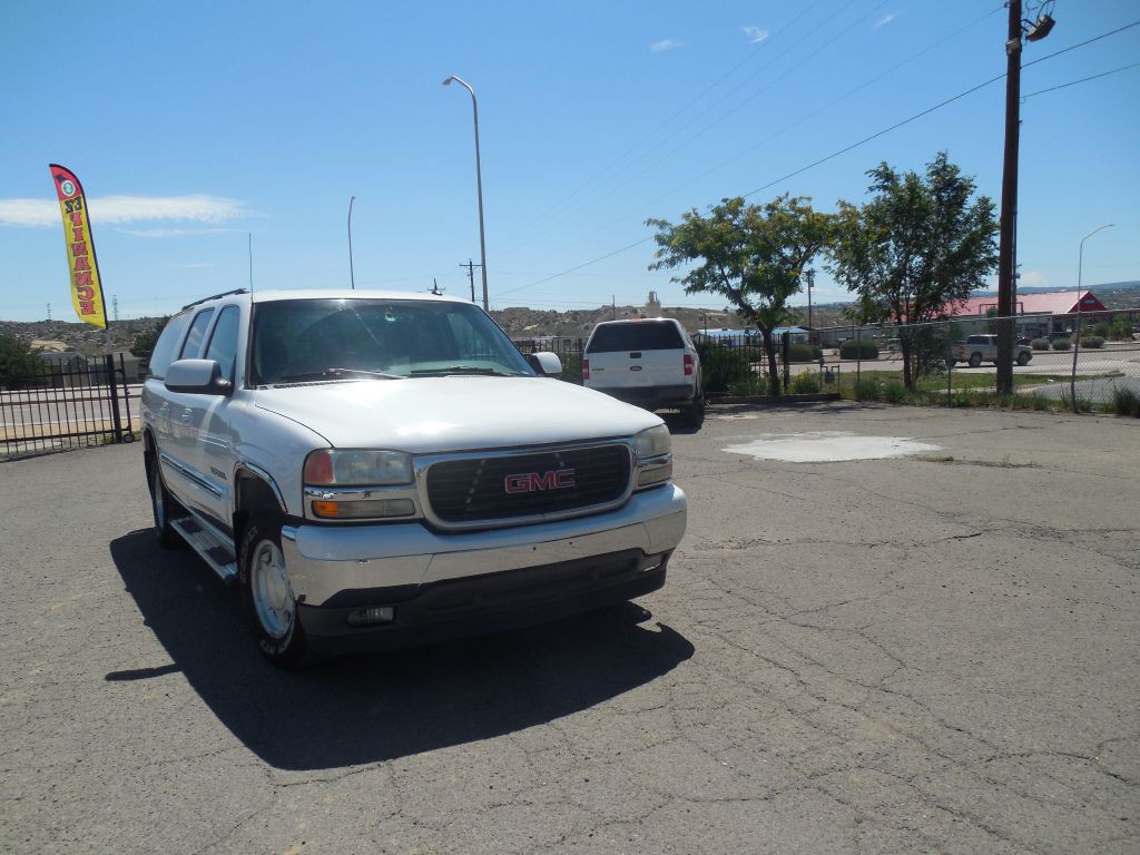 2005 GMC Yukon Image 3