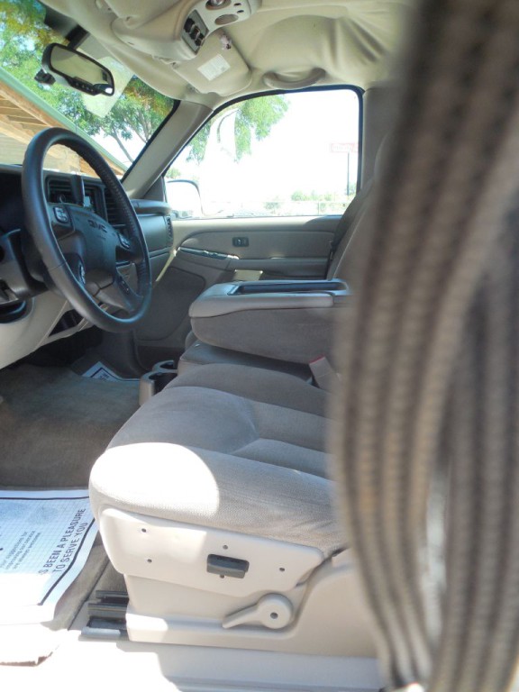 2005 GMC Yukon Image 9