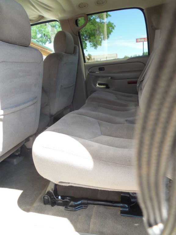 2005 GMC Yukon Image 10