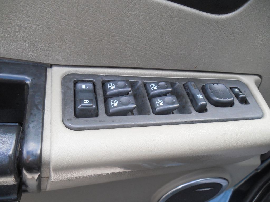 2005 HUMMER H2 Image 7