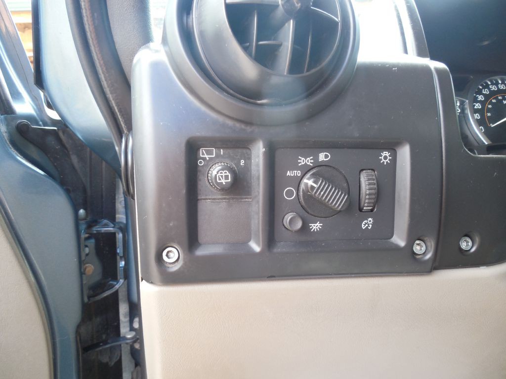 2005 HUMMER H2 Image 9