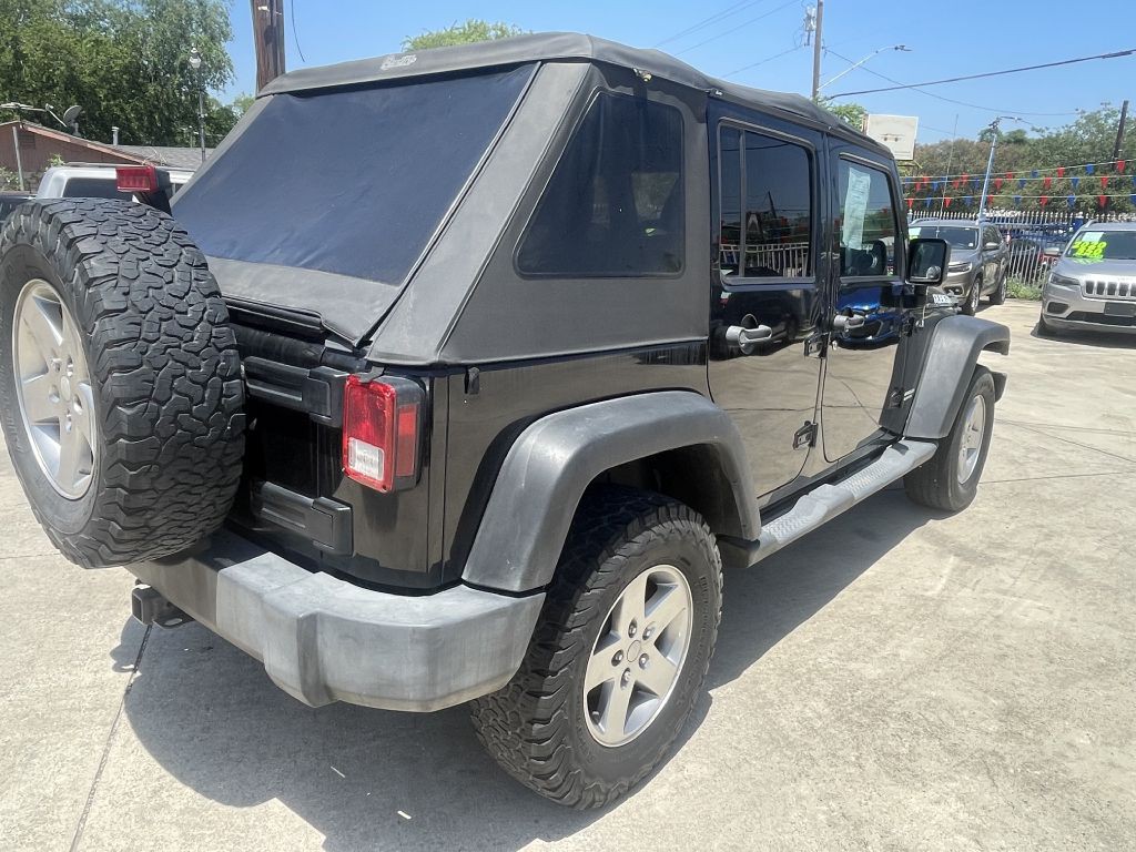 2011 Jeep Wrangler Unlimited Image 3