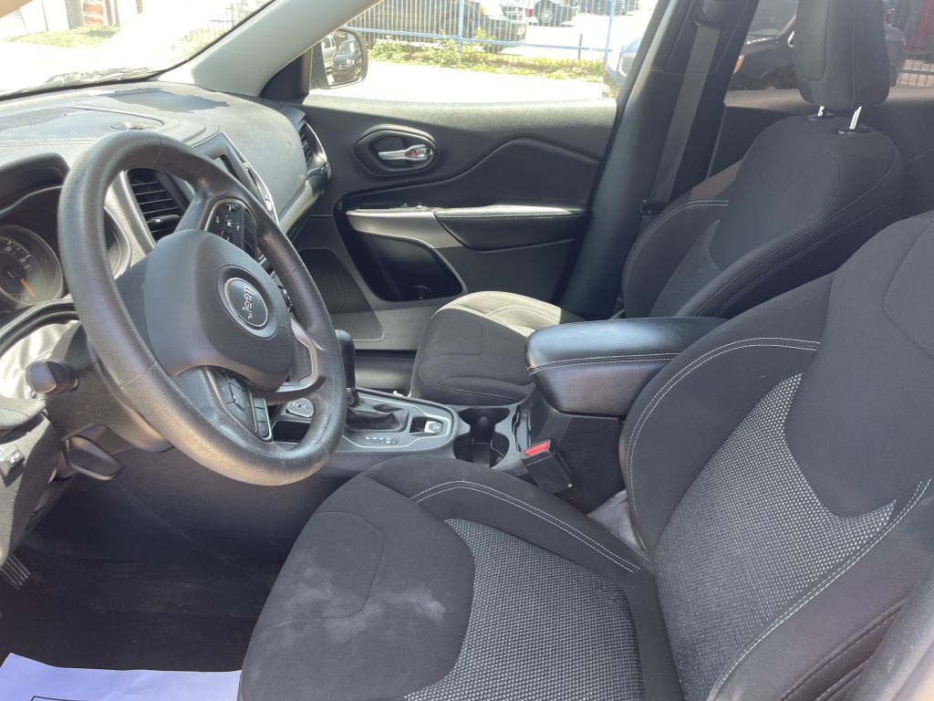 2019 Jeep Cherokee Image 5