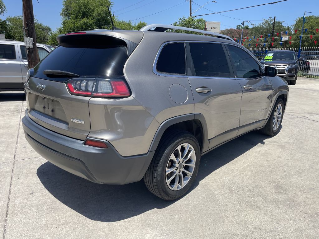 2019 Jeep Cherokee Image 3