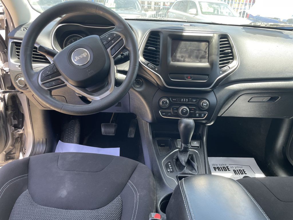 2020 Jeep Cherokee Image 8