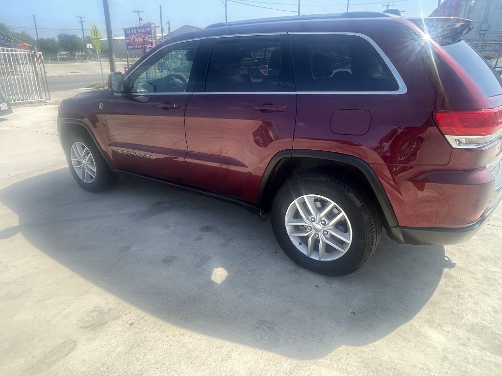 2017 Jeep Grand Cherokee Image 2