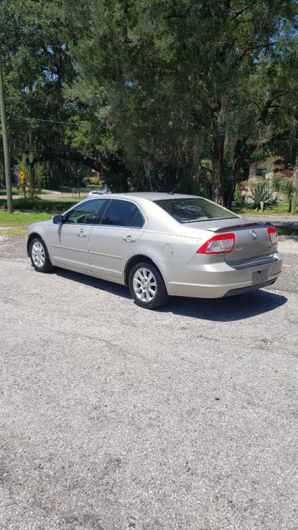 2009 Mercury Milan Image 2
