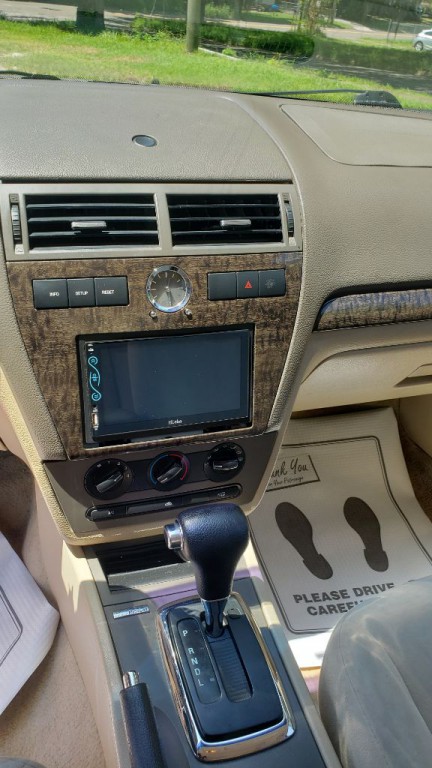 2009 Mercury Milan Image 10