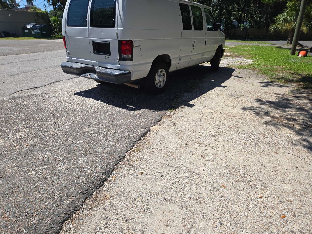 2013 Ford Econoline Image 4