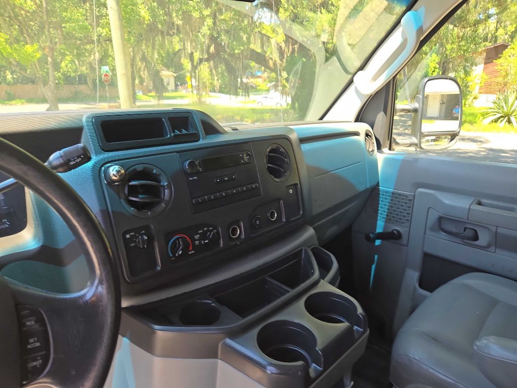 2013 Ford Econoline Image 6